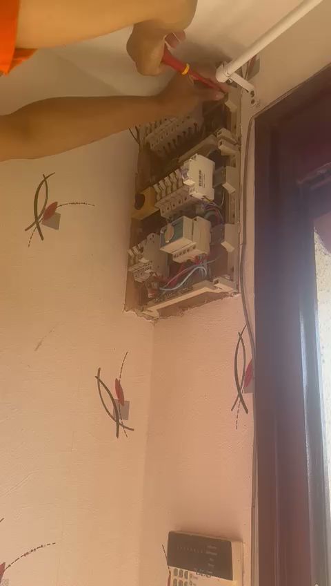 Réparation prise de courant - Lawan multiservices Paris